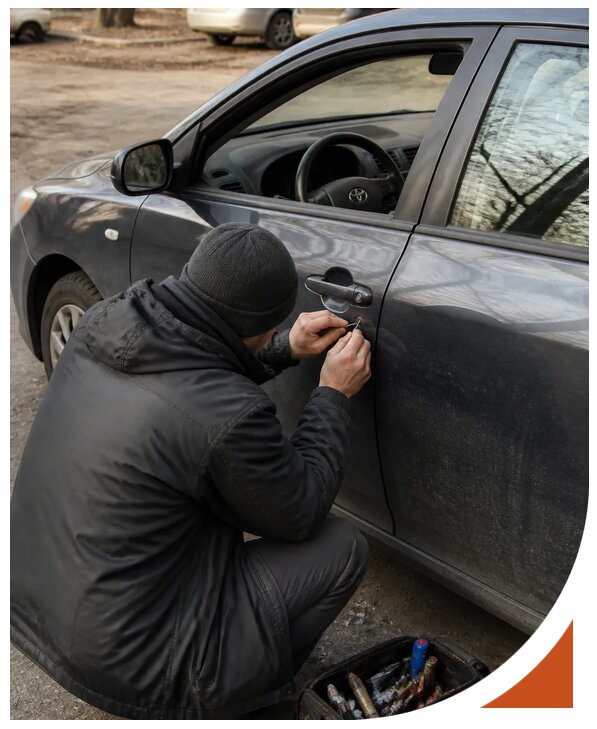 Профессиональное вскрытие автомобиля Тойота без повреждений в Зиме